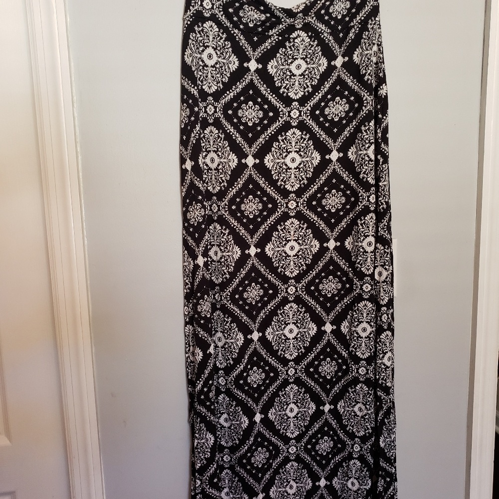 Black / White Maxi Skirt